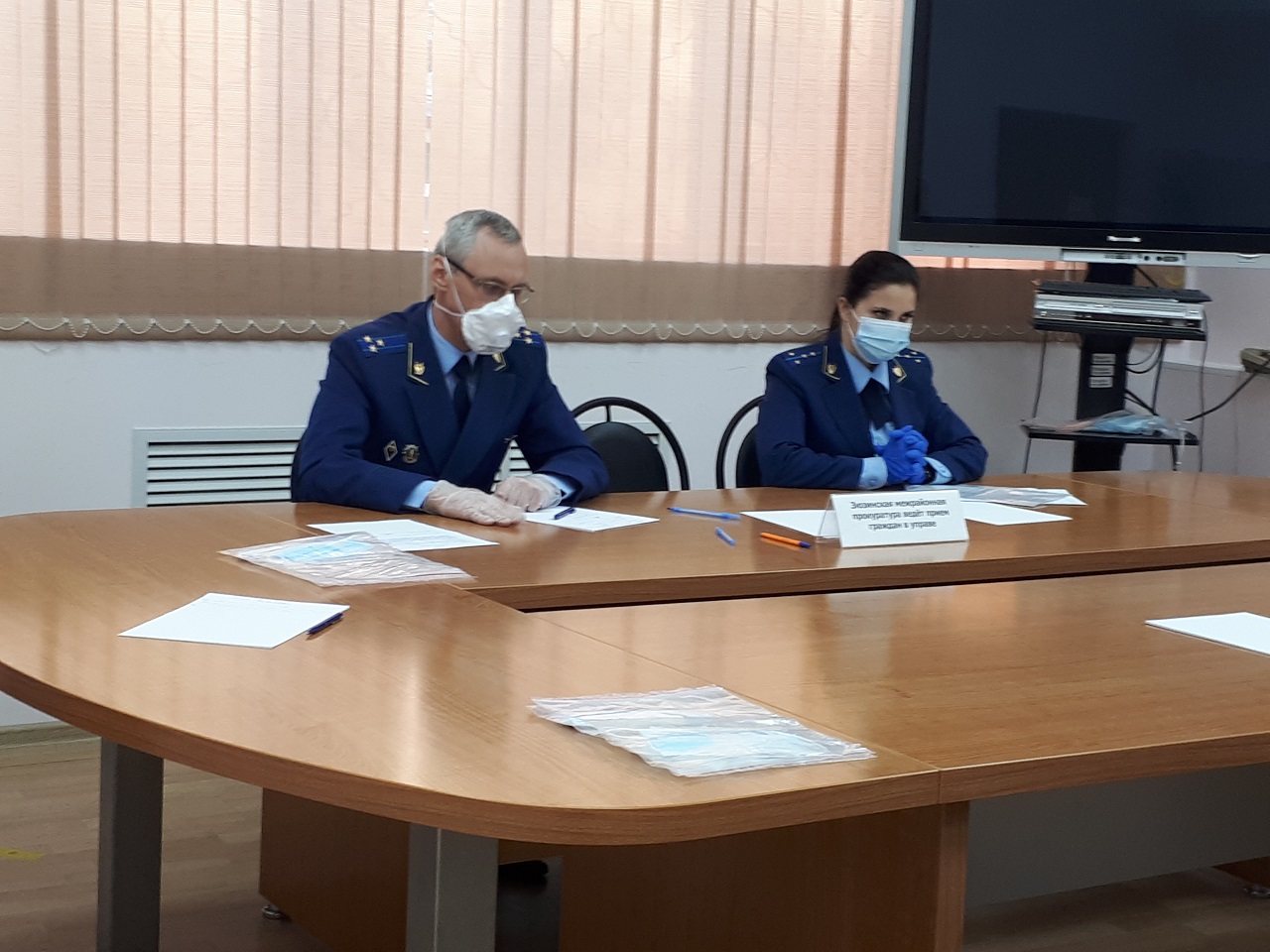 Зюзинский межрайонный прокурор Иван Федин провел личный выездной прием граждан