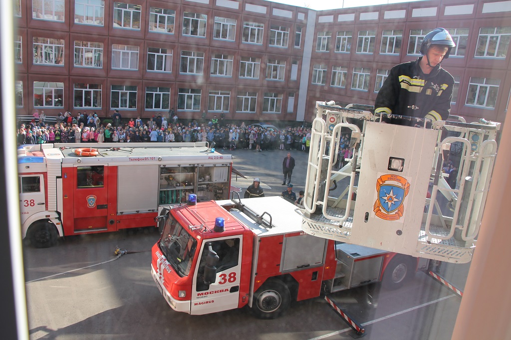 Пожарно-тактические занятия в 117 школе