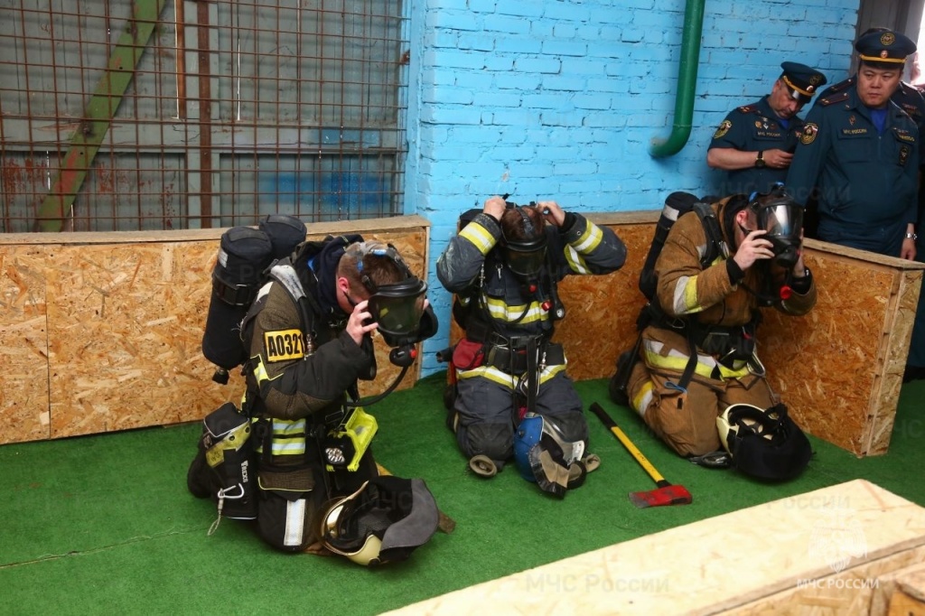 В Москве в рамках школы повышения оперативного мастерства прошли занятия с оперативными должностными лицами московского пожарно-спасательного гарнизона 