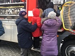 Во всех парках Юго-Западного округа, пожарно-спасательными подразделениями, совместно с инспекторским составом, проведен флэшмоб «Безопасное Рождество»