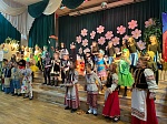 Крот на роликах и декорации из вторсырья: в школе №1354 завершился театральный сезон