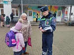 На юго-западе Москвы автоинспекторы провели для школьников минутки безопасности