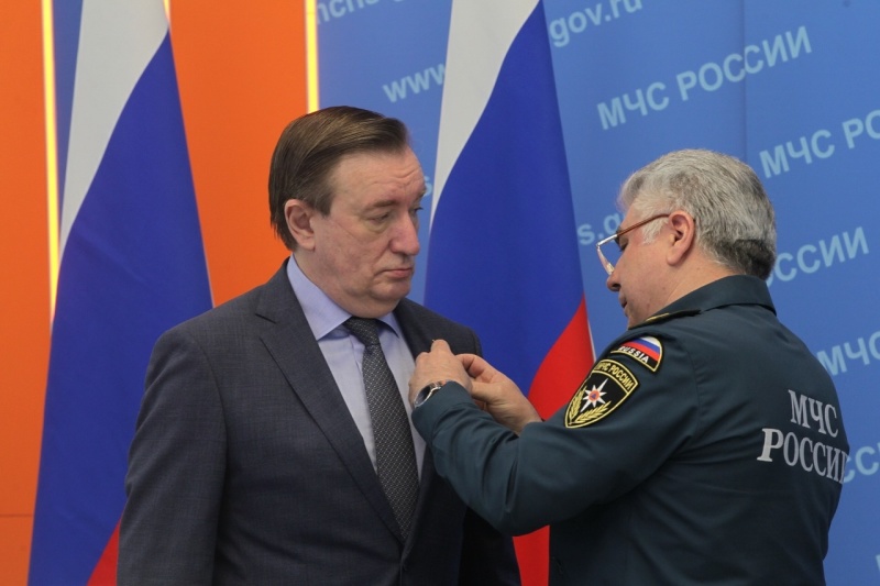 Подписано соглашение между Центральным советом ветеранов МЧС России и Всероссийским добровольным пожарным обществом